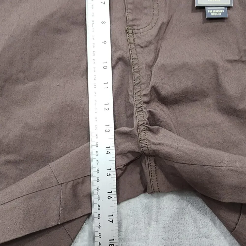 NEW Beverly Hills Polo Club Shorts Mens 44 Brown Cargo Modern Stretch Casual